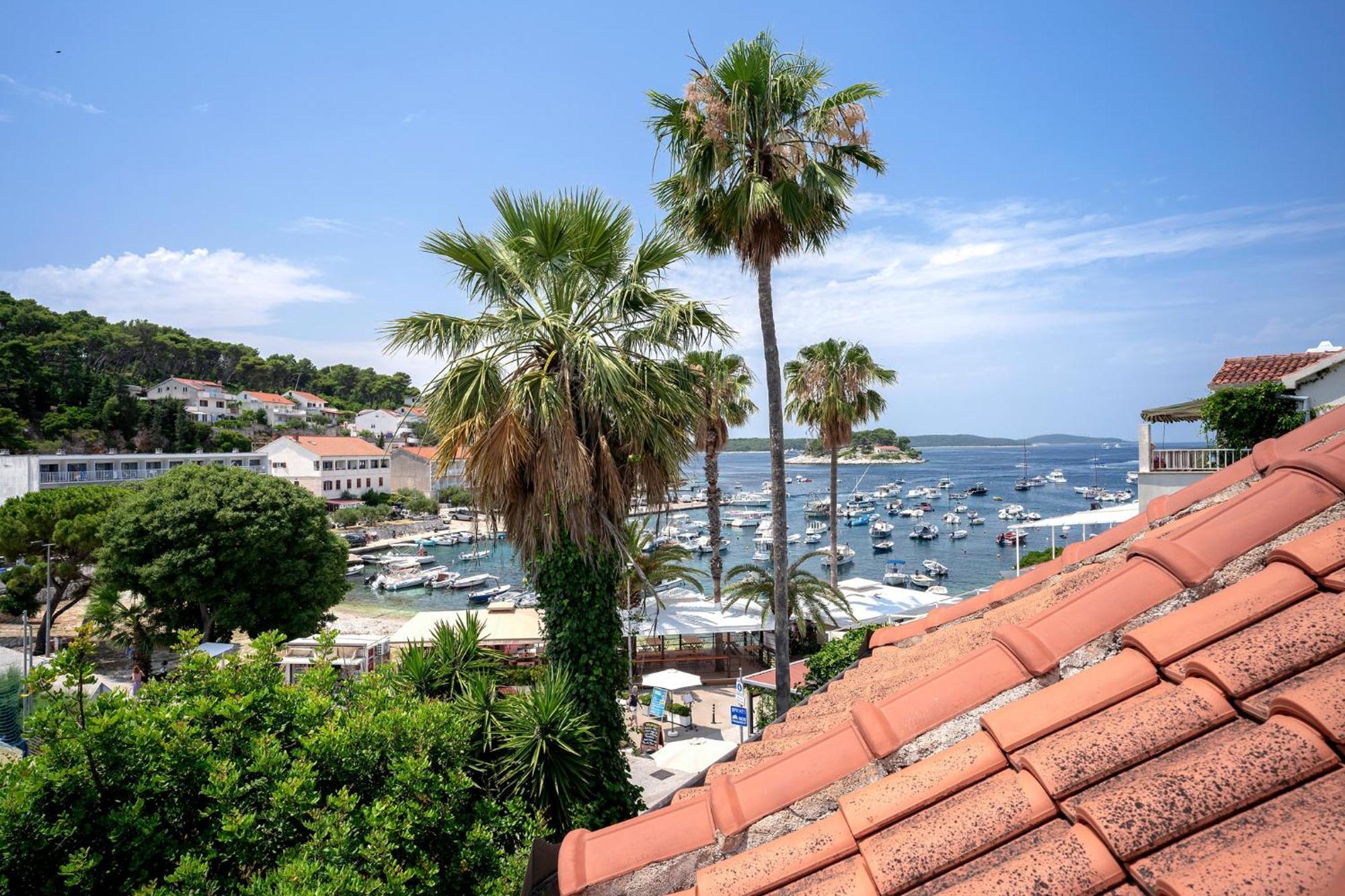 Apartments Villa Domus Marini Hvar Town Exterior photo