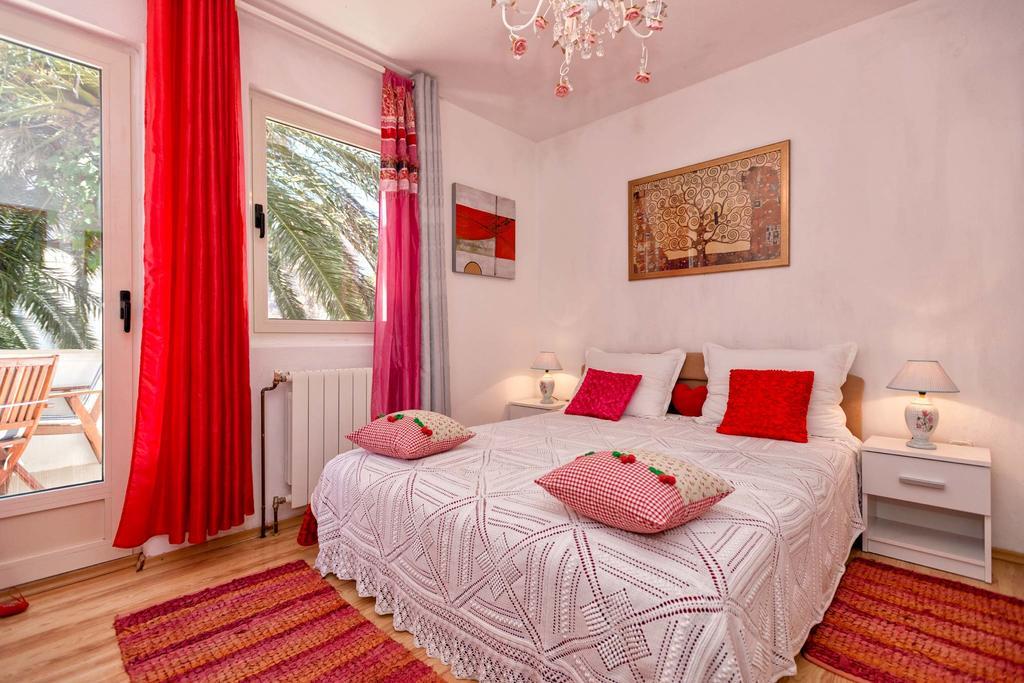 Apartments Villa Domus Marini Hvar Town Exterior photo